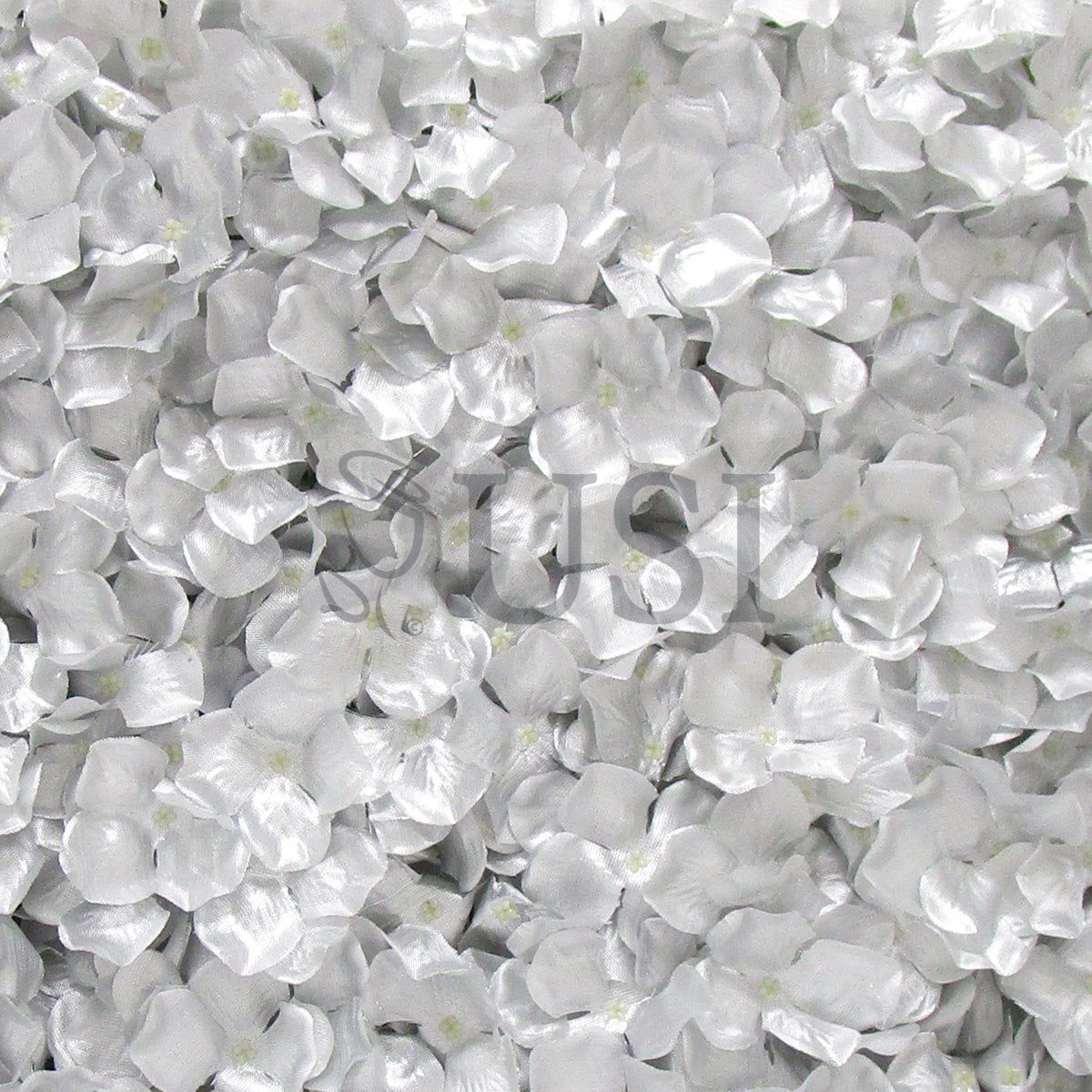 Hydrangea Silver Flower Mat, 16x24in, Silver