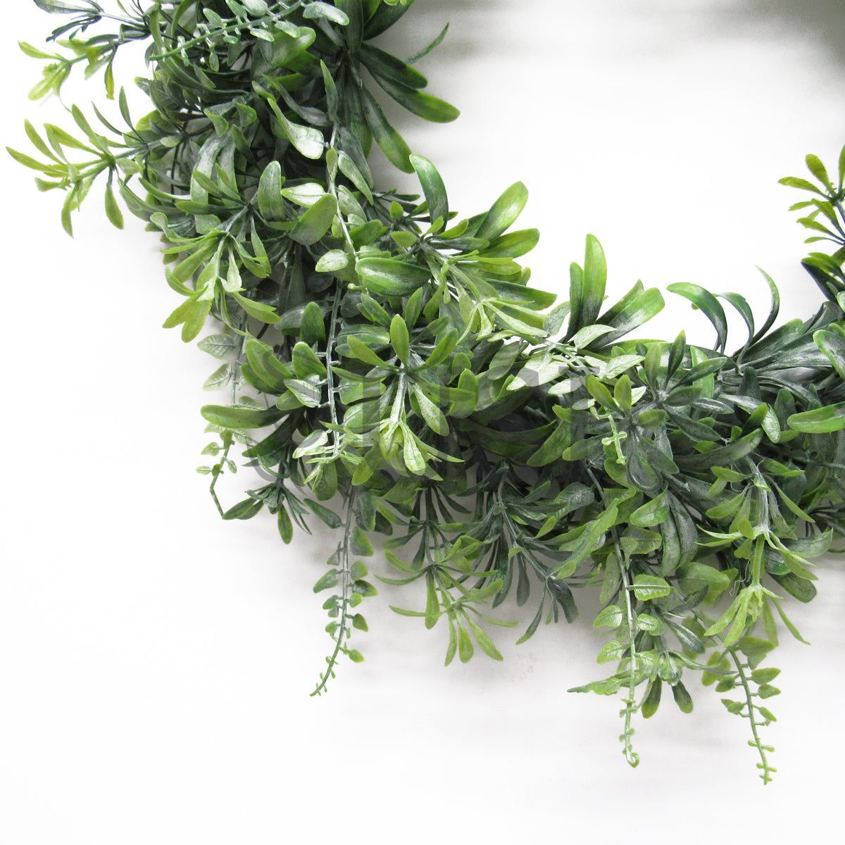 Green Flowering Fern Mix Leaf Wreath, 18in, Frosted Green